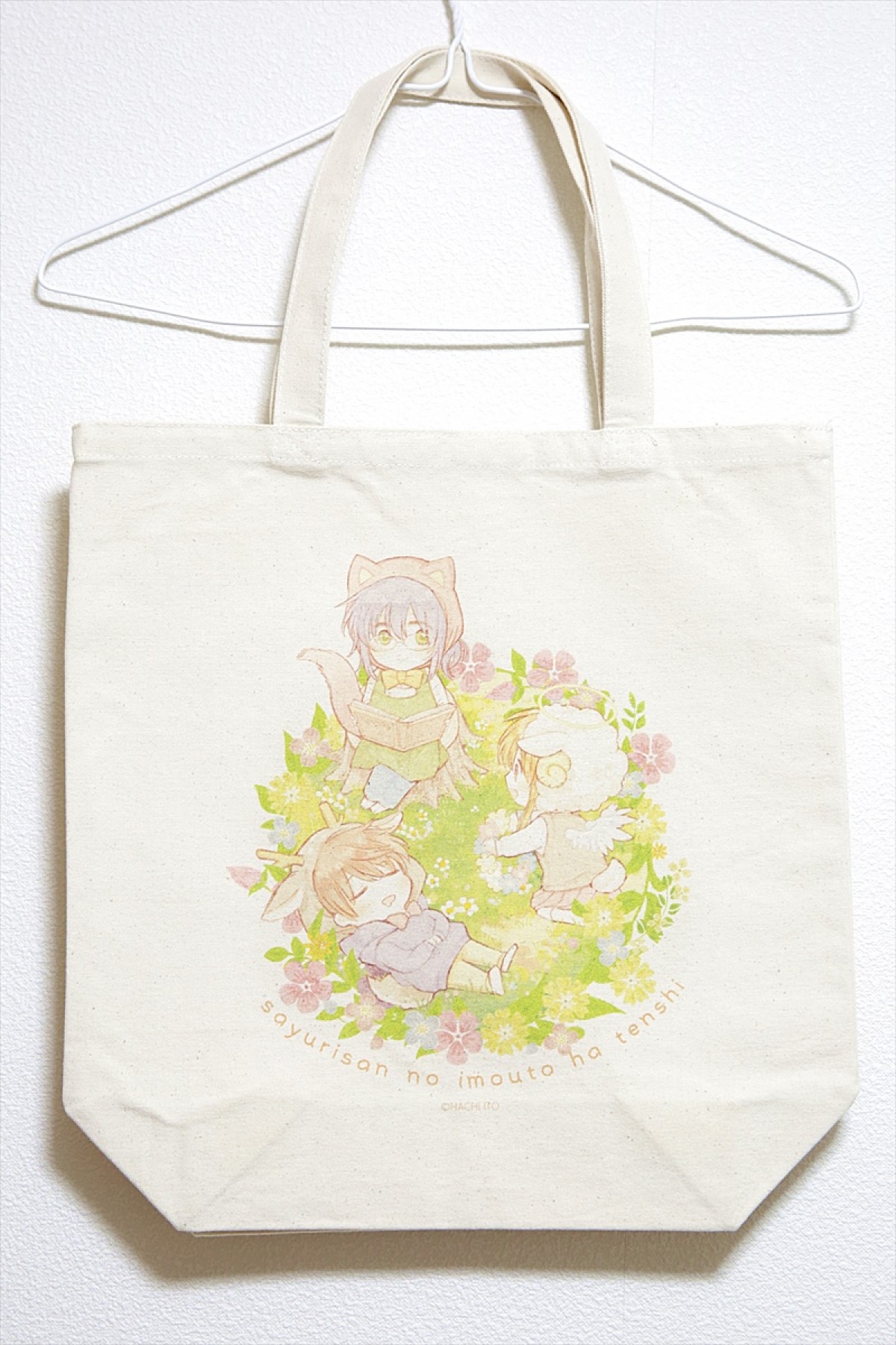 ガールズラブがテーマの「百合展」開催　女性同士の美しすぎる世界を描く
