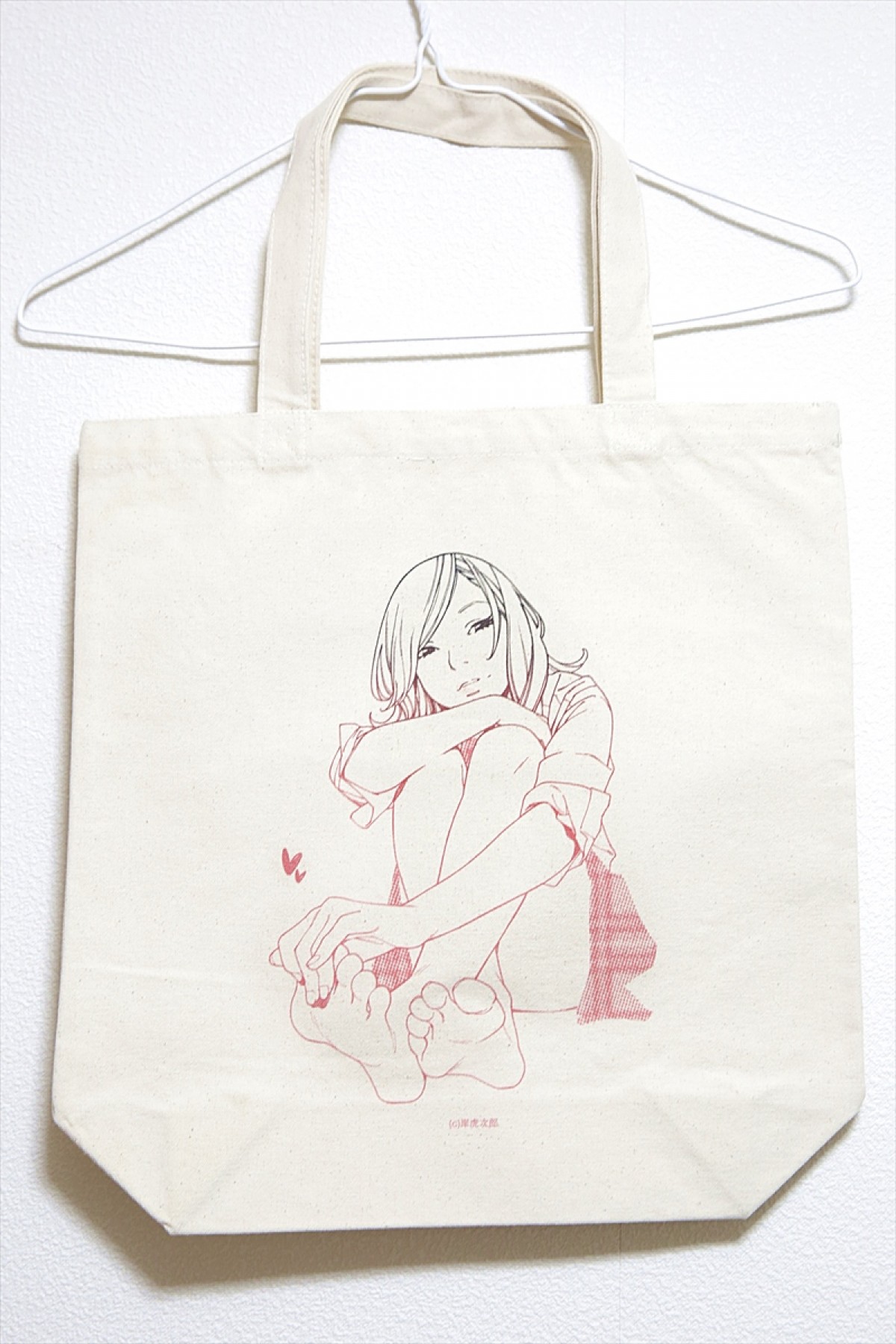 ガールズラブがテーマの「百合展」開催　女性同士の美しすぎる世界を描く