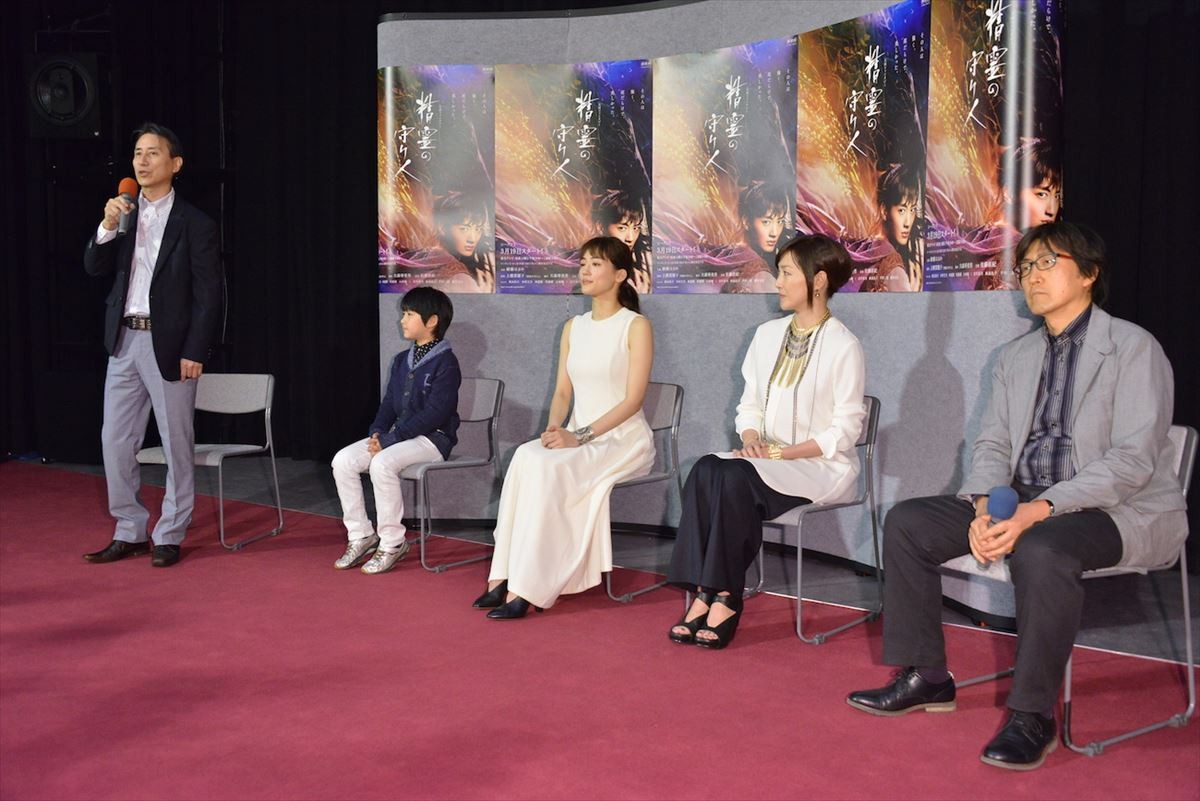 綾瀬はるか、木村文乃のお色気シーンにドキドキ「すごく絡み合う感じで」と赤面
