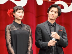 映画『ちはやふる　上の句』完成披露試写会に登壇した広瀬すず、野村周平