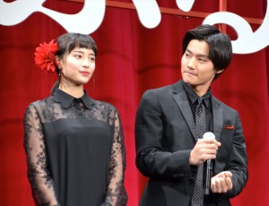 映画『ちはやふる　上の句』完成披露試写会に登壇した広瀬すず、野村周平