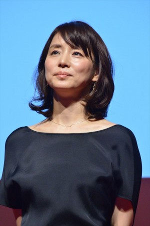 映画『僕だけがいない街』完成披露試写会に登場した石田ゆり子