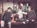 井上麻里奈、『進撃の巨人』リヴァイと記念写真　梶裕貴＆石川由依らとUSJへ
