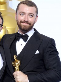 サム・スミス、『ミルク』脚本家にアカデミー賞受賞スピーチを謝罪