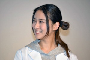 ドラマ『フラジャイル』舞台挨拶に登壇した武井咲