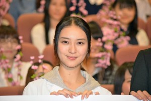 ドラマ『フラジャイル』舞台挨拶に登壇した武井咲