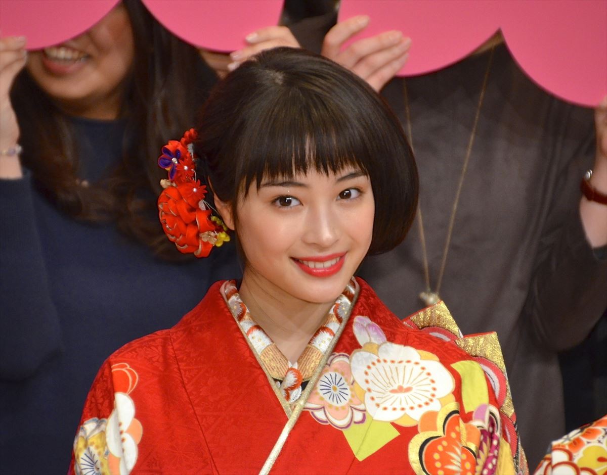広瀬すず、Perfumeと胸キュン談義　野村周平との“おんぶシーン” に大興奮