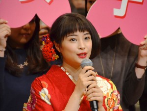 『ちはやふる』のひなまつり前夜祭“ちはや女子会”に登壇した広瀬すず