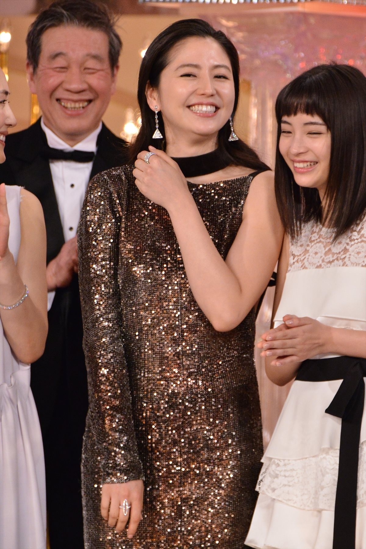 ＜日本アカデミー賞＞『海街dairy』作品賞、監督賞ほか4冠！四姉妹＆是枝監督が勢ぞろい