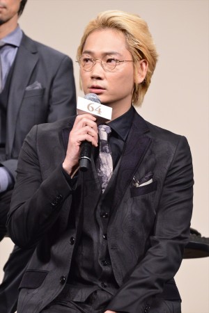 『64－ロクヨン－』完成報告会見に出席した綾野剛