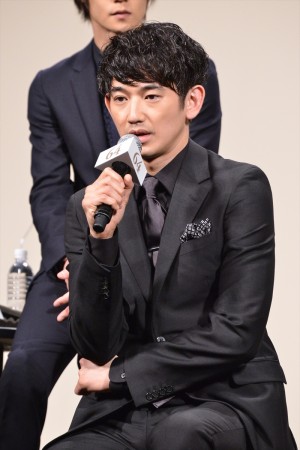 『64－ロクヨン－』完成報告会見に出席した瑛太