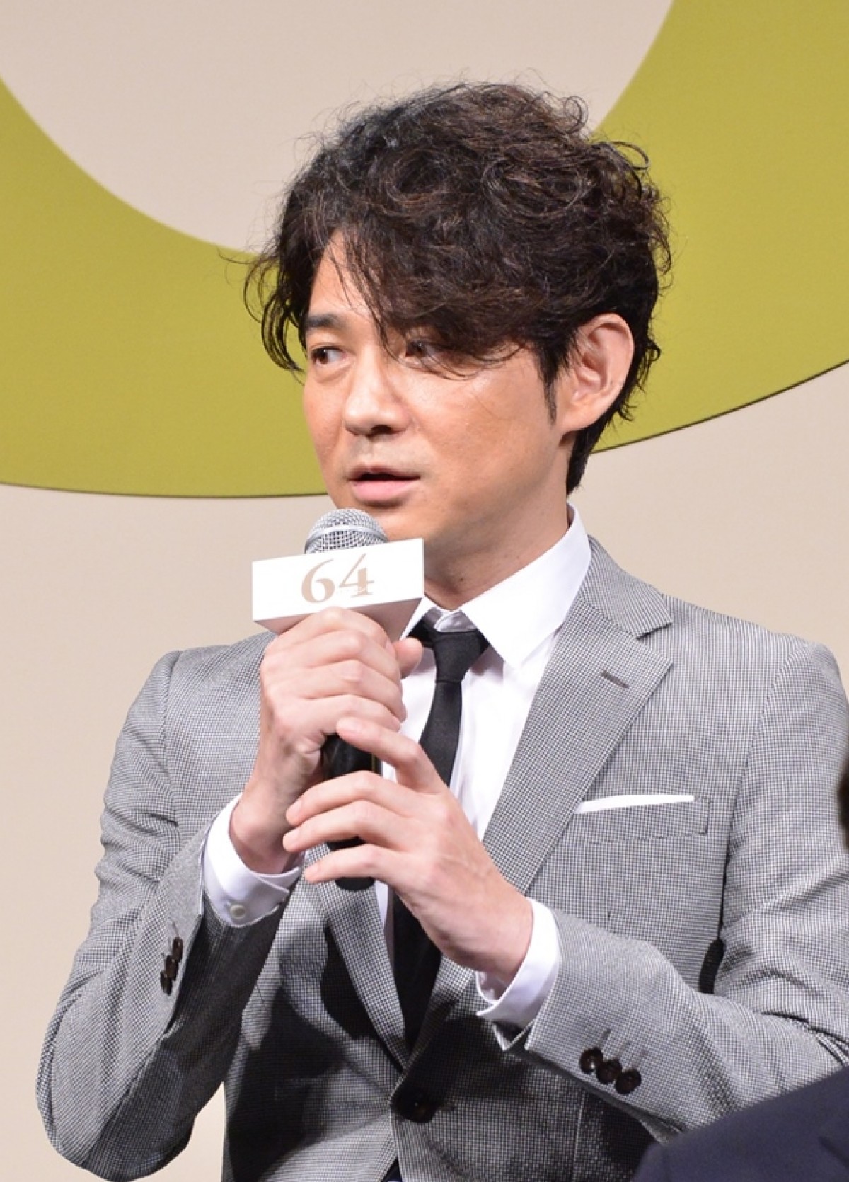 佐藤浩市、瑛太＆綾野剛から「お寿司食べたい」　豪華共演陣が“おごって”アピール