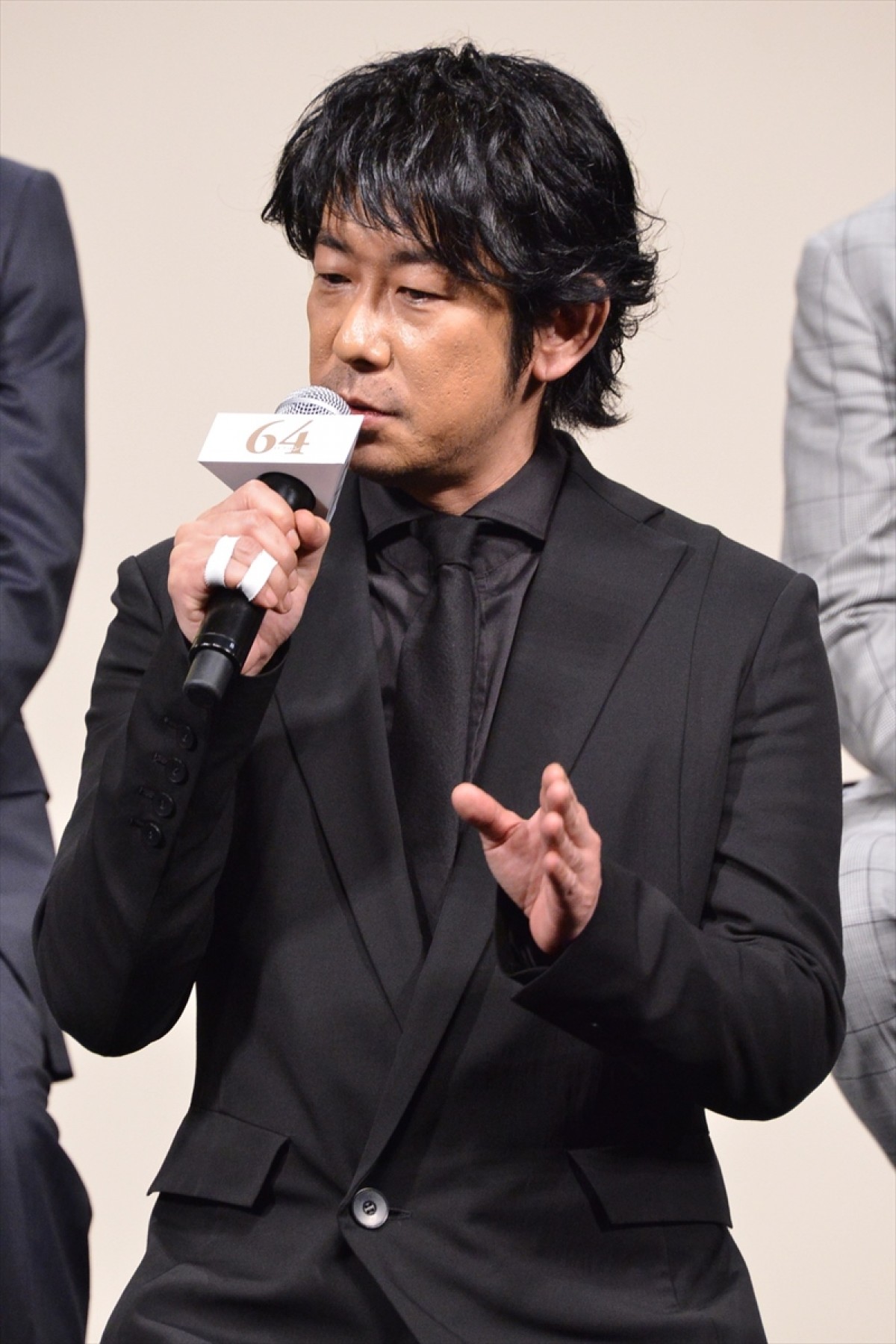 佐藤浩市、瑛太＆綾野剛から「お寿司食べたい」　豪華共演陣が“おごって”アピール