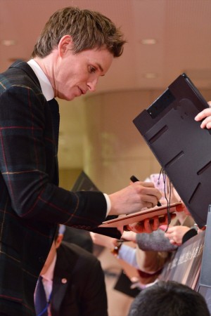 『リリーのすべて』ジャパンプレミアに登場したエディ・レッドメイン