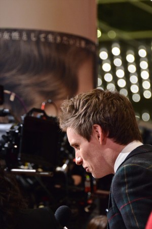 『リリーのすべて』ジャパンプレミアに登場したエディ・レッドメイン