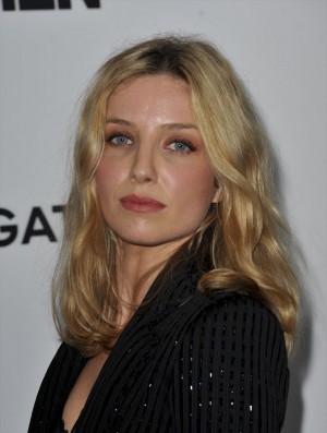 アナベル・ウォーリス