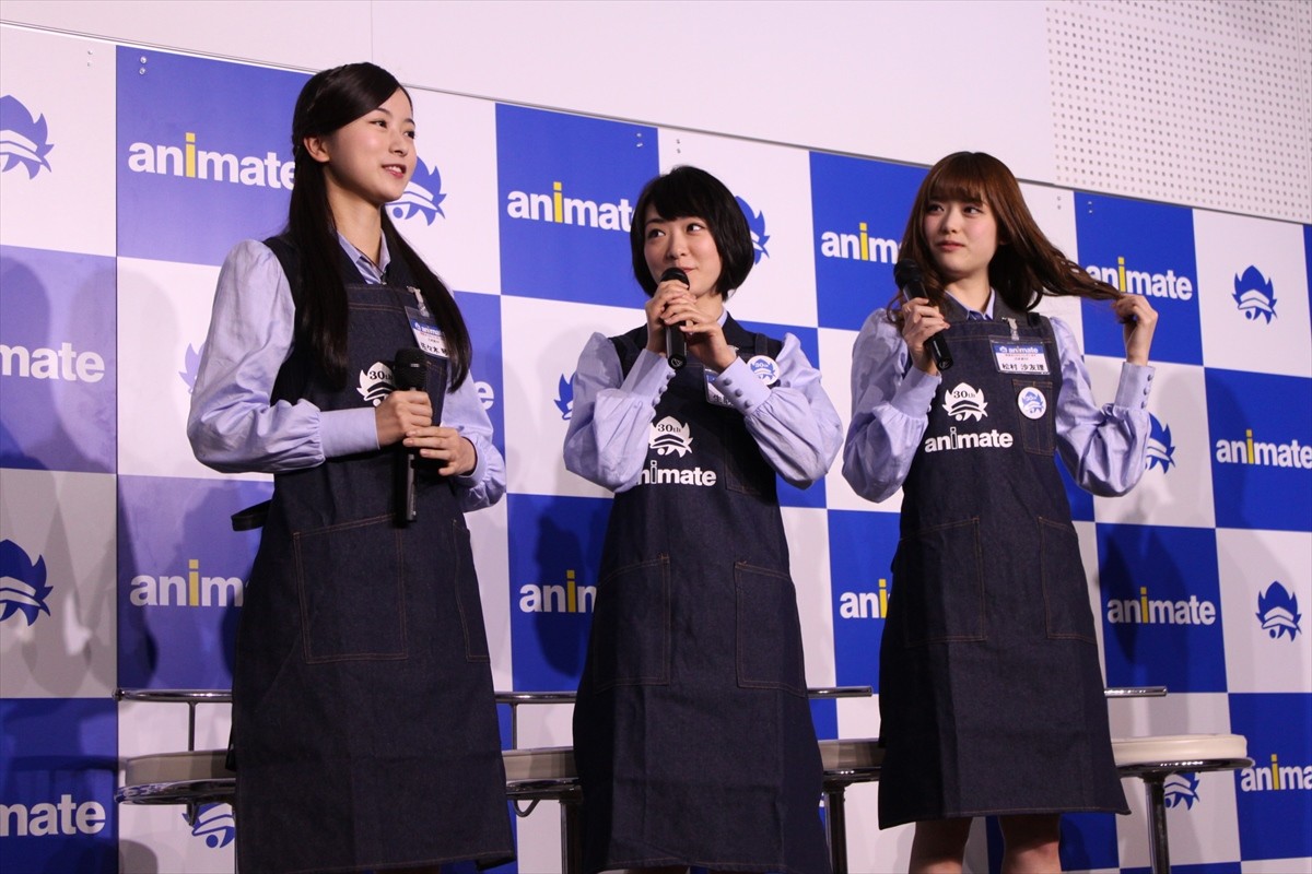 乃木坂46・生駒里奈、“アニメイト”制服に大興奮　「持って帰っていいですか？」