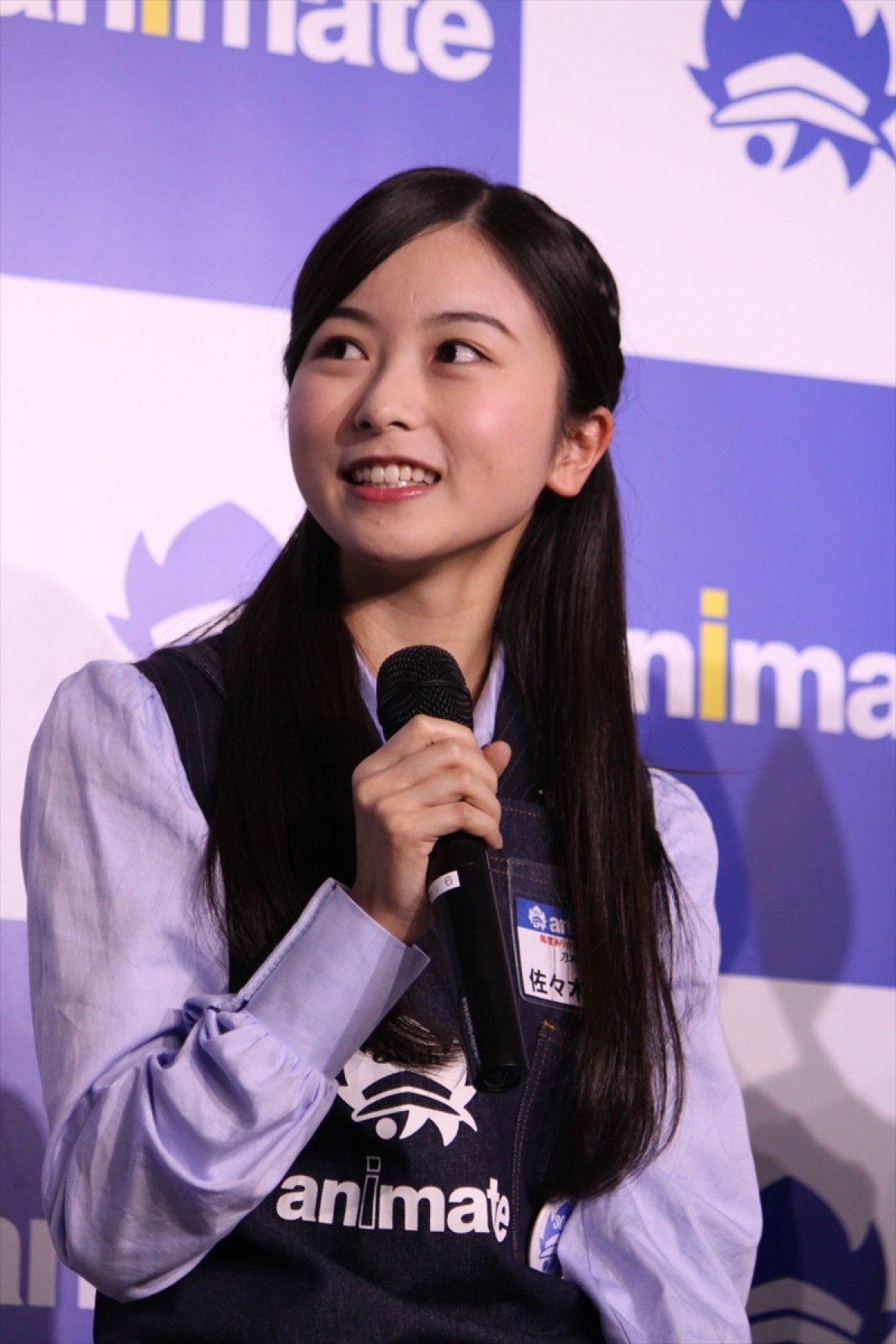 乃木坂46・生駒里奈、“アニメイト”制服に大興奮　「持って帰っていいですか？」