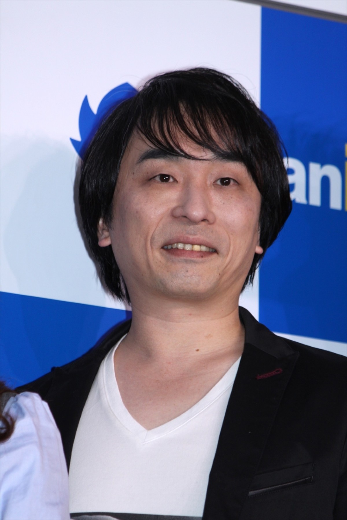 乃木坂46・生駒里奈、“アニメイト”制服に大興奮　「持って帰っていいですか？」