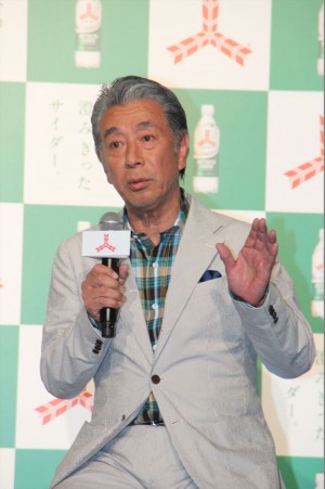 「三ツ矢サイダー2016 年ブランド戦略発表会」に登壇した高田純次