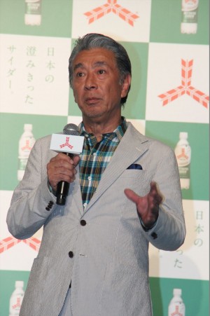 「三ツ矢サイダー2016 年ブランド戦略発表会」に登壇した高田純次