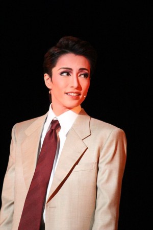 宝塚歌劇・雪組公演『ローマの休日』制作発表会に登場した早霧せいな