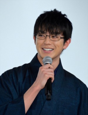 『ちはやふる 上の句』初日舞台挨拶に登壇した真剣佑