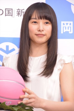 岡山県新PR動画「岡山三部作」発表会に出席した桜井日奈子