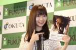 写真集「スキャンダル中毒」囲み取材会に出席した指原莉乃