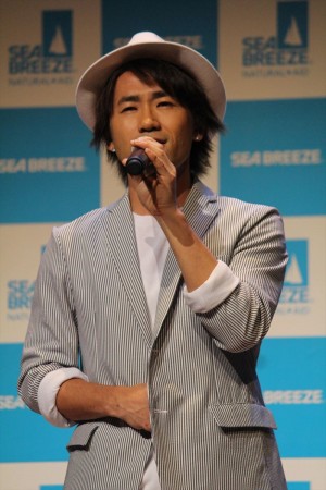 「シーブリーズ」新CM発表会に出席したナオト・インティライミ