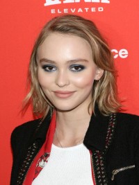 24歳のモデル、アッシュ・スタイリストと交際を囁かれているリリー・ローズ・デップ