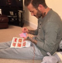 愛娘ハーパーのためにお裁縫に励むデヴィッド・ベッカム