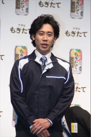 「アサヒもぎたて」CM発表会に出席した大泉洋