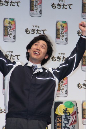 「アサヒもぎたて」CM発表会に出席した大泉洋