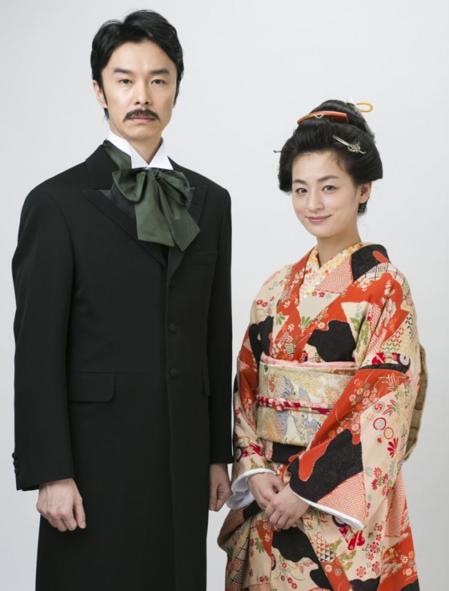 NHK土曜ドラマ『夏目漱石の妻』で夫婦役を演じる長谷川博己と尾野真千子