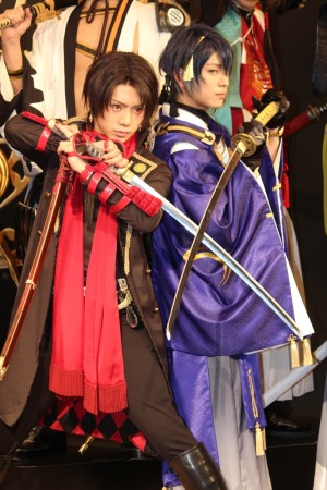 ミュージカル『刀剣乱舞』 ～阿津賀志山異聞～製作発表会見に登壇した佐藤流司、黒羽麻璃央