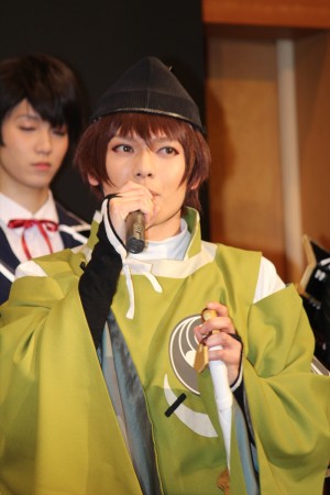 ミュージカル『刀剣乱舞』 ～阿津賀志山異聞～製作発表会見に登壇した崎山つばさ