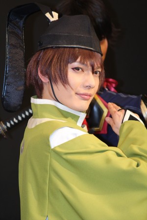 ミュージカル『刀剣乱舞』 ～阿津賀志山異聞～製作発表会見に登壇した崎山つばさ