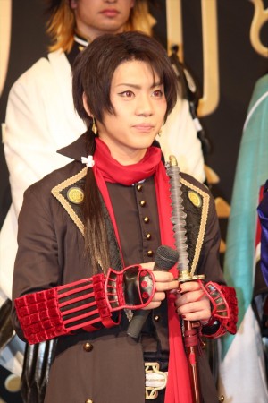 ミュージカル『刀剣乱舞』 ～阿津賀志山異聞～製作発表会見に登壇した佐藤流司