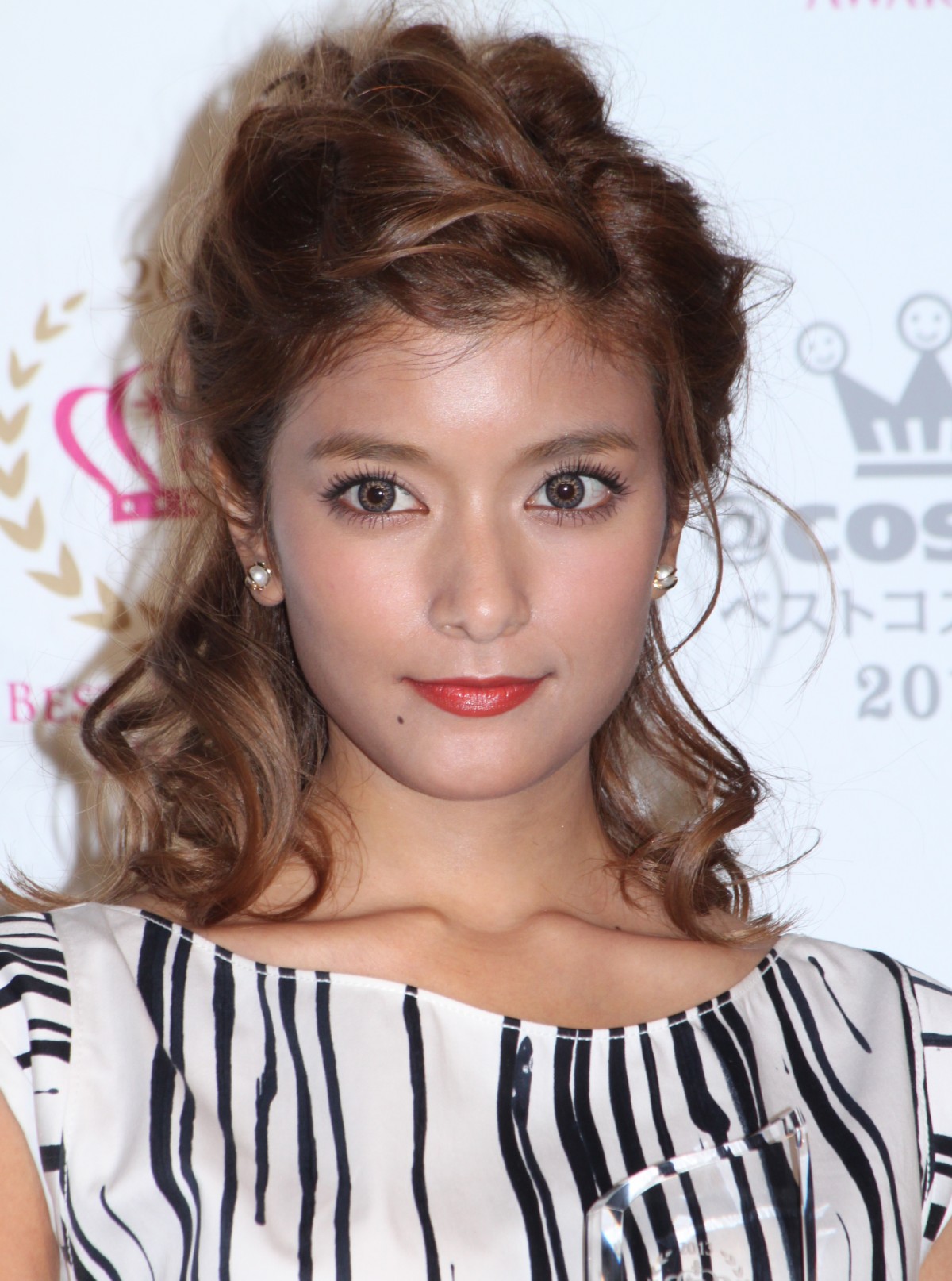 驚きの美声を披露したローラ