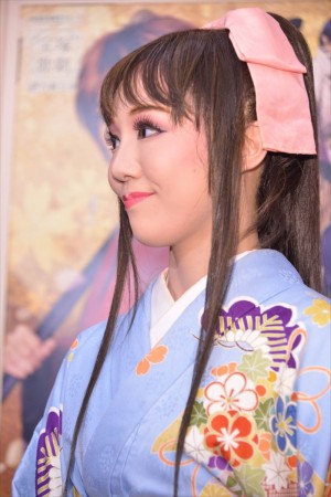 ロマン活劇『るろうに剣心』囲み取材に応じた咲妃みゆ