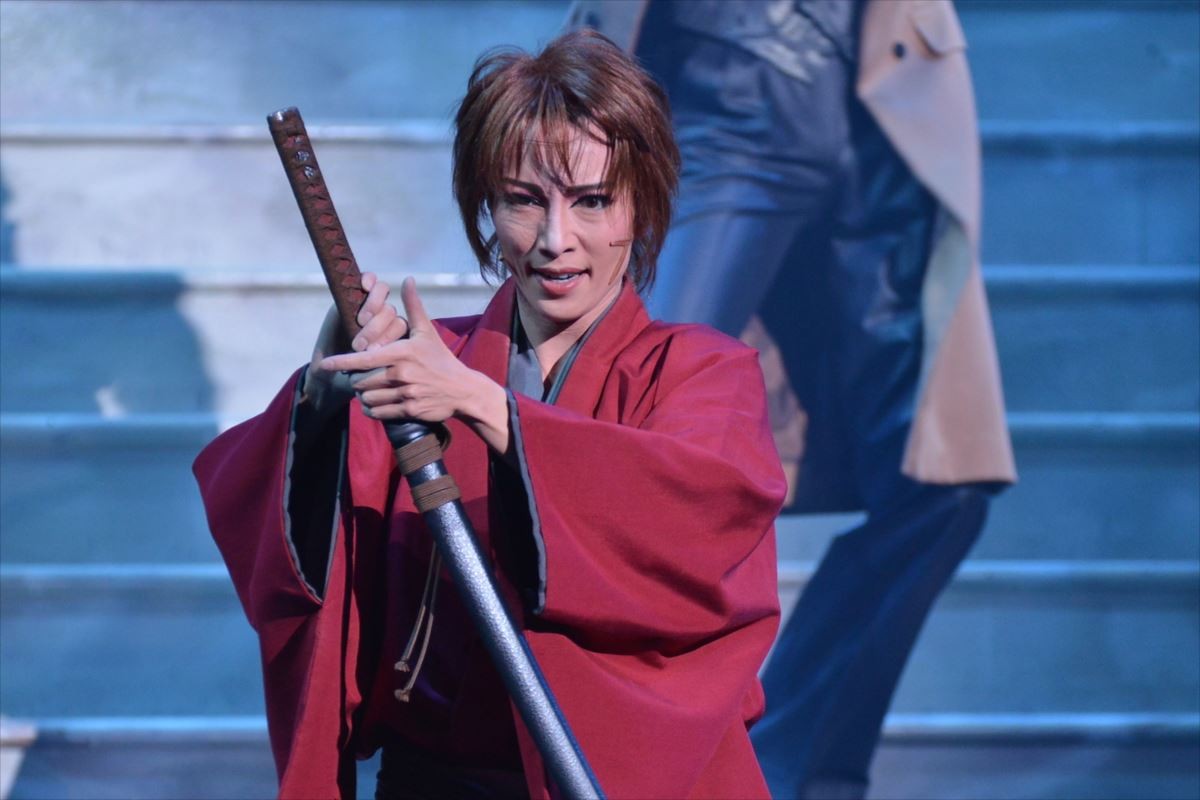 早霧せいな、宝塚版『るろ剣』をアピール「アニメとも映画とも一味違う」