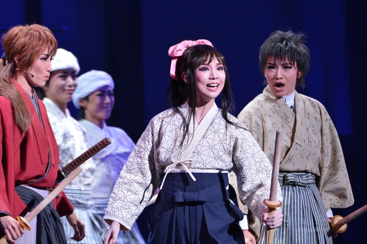 早霧せいな、宝塚版『るろ剣』をアピール「アニメとも映画とも一味違う」
