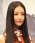 菜々緒、アメリカで14歳に間違われる　「まだ制服いける」強気コメントに期待の声