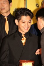 『殿、利息でござる！』完成披露試写会に登壇した瑛太