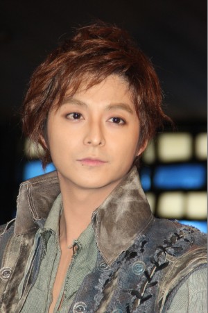 『1789‐バスティーユの恋人たち‐』初日前会見に登場した小池徹平