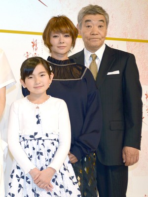 『精霊の守り人』シーズン2出演者発表会見に登壇した、鈴木梨央、真木よう子、柄本明