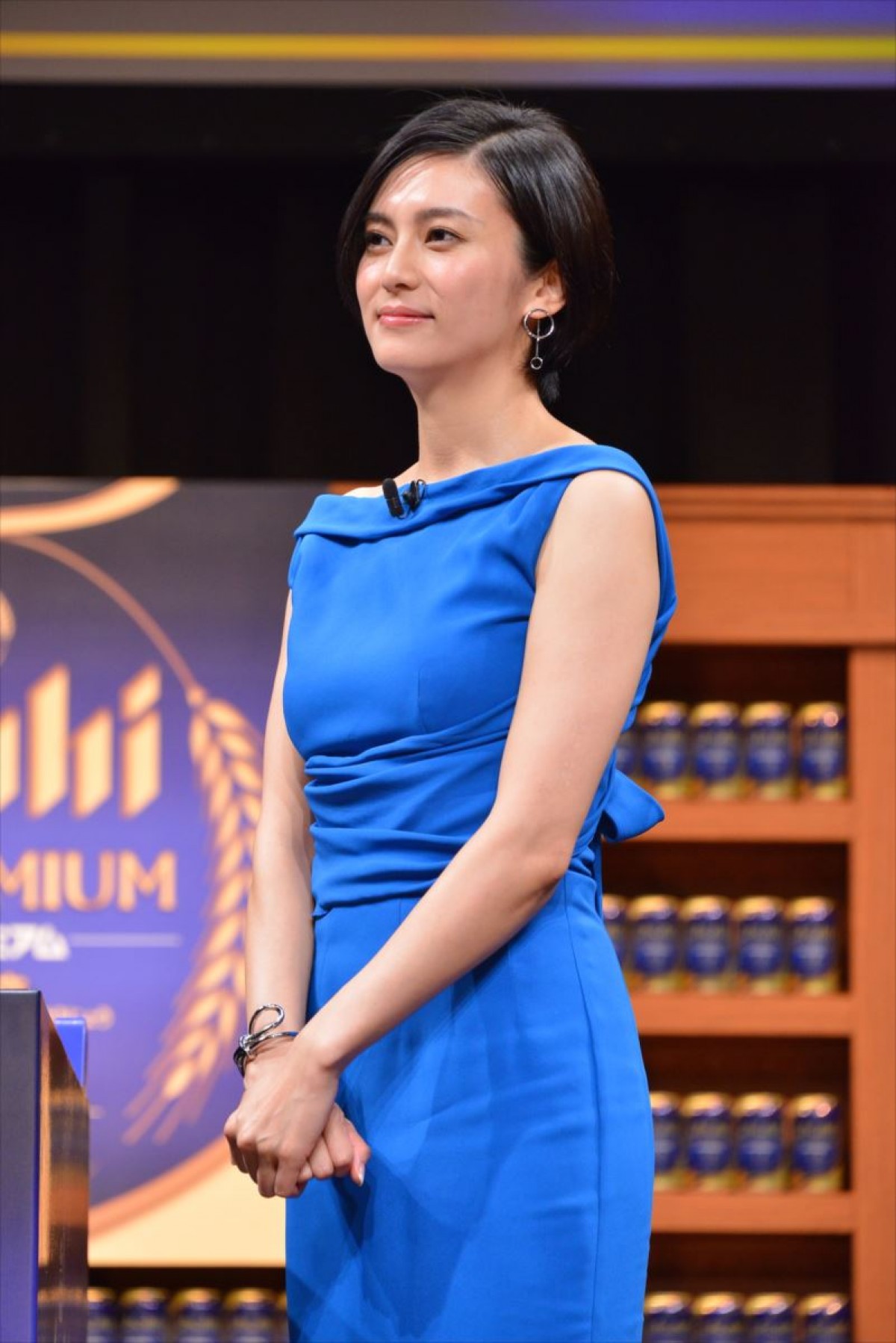 柴咲コウ、“背中開き”妖艶ドレス披露　オススメ料理でアサヒビール社長も魅了