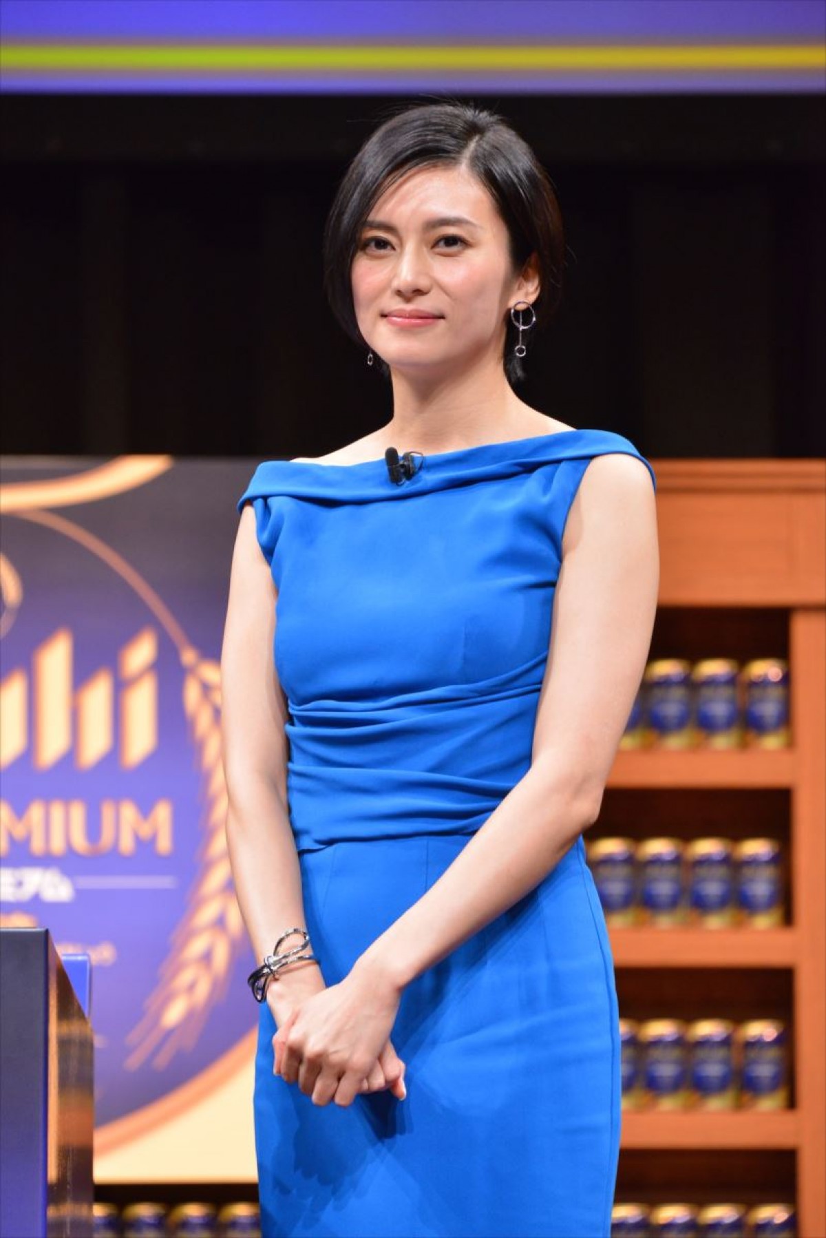 柴咲コウ、“背中開き”妖艶ドレス披露　オススメ料理でアサヒビール社長も魅了