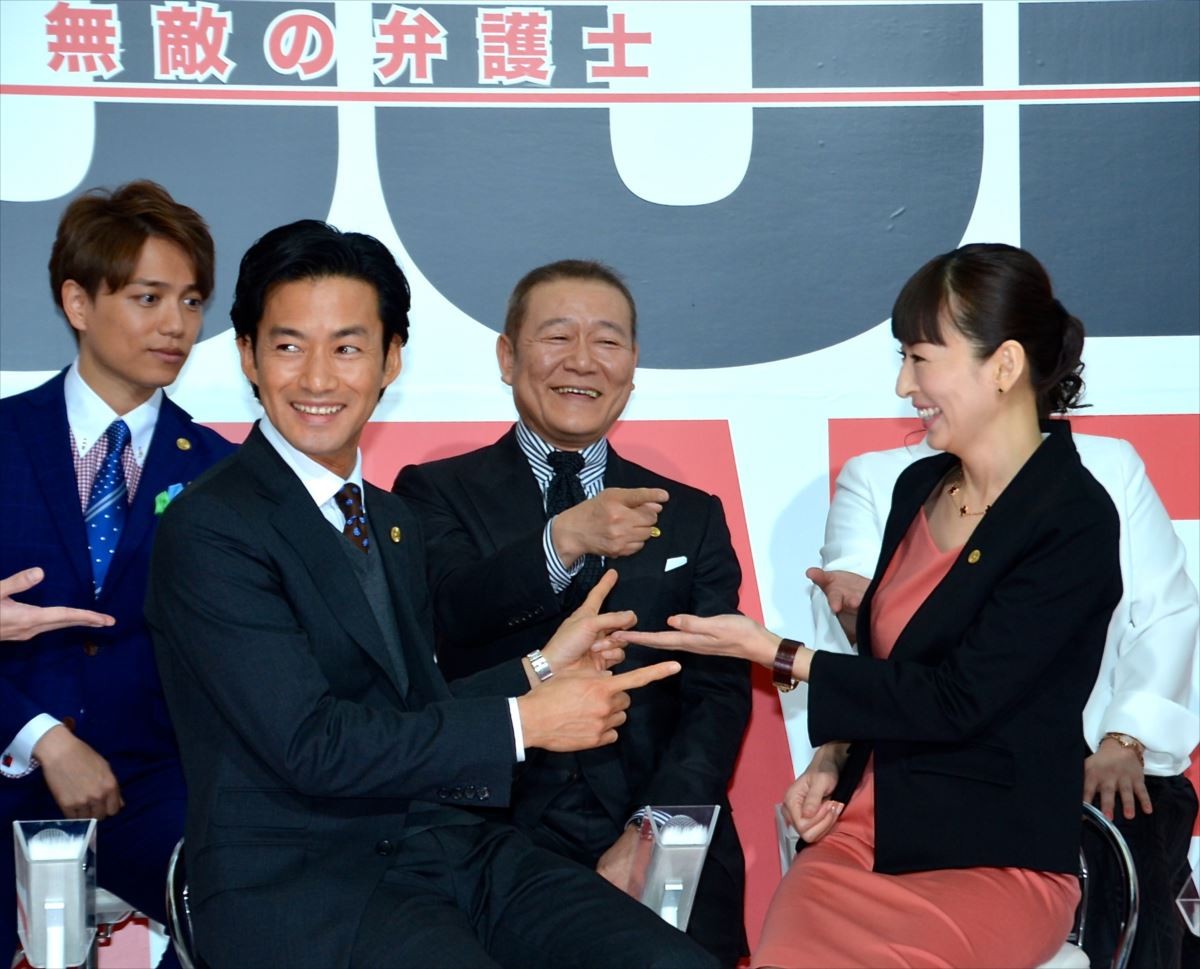 竹野内豊、賀来賢人から“乙女”な告白　「日本で一番かっこいい」絶賛に照れ笑い